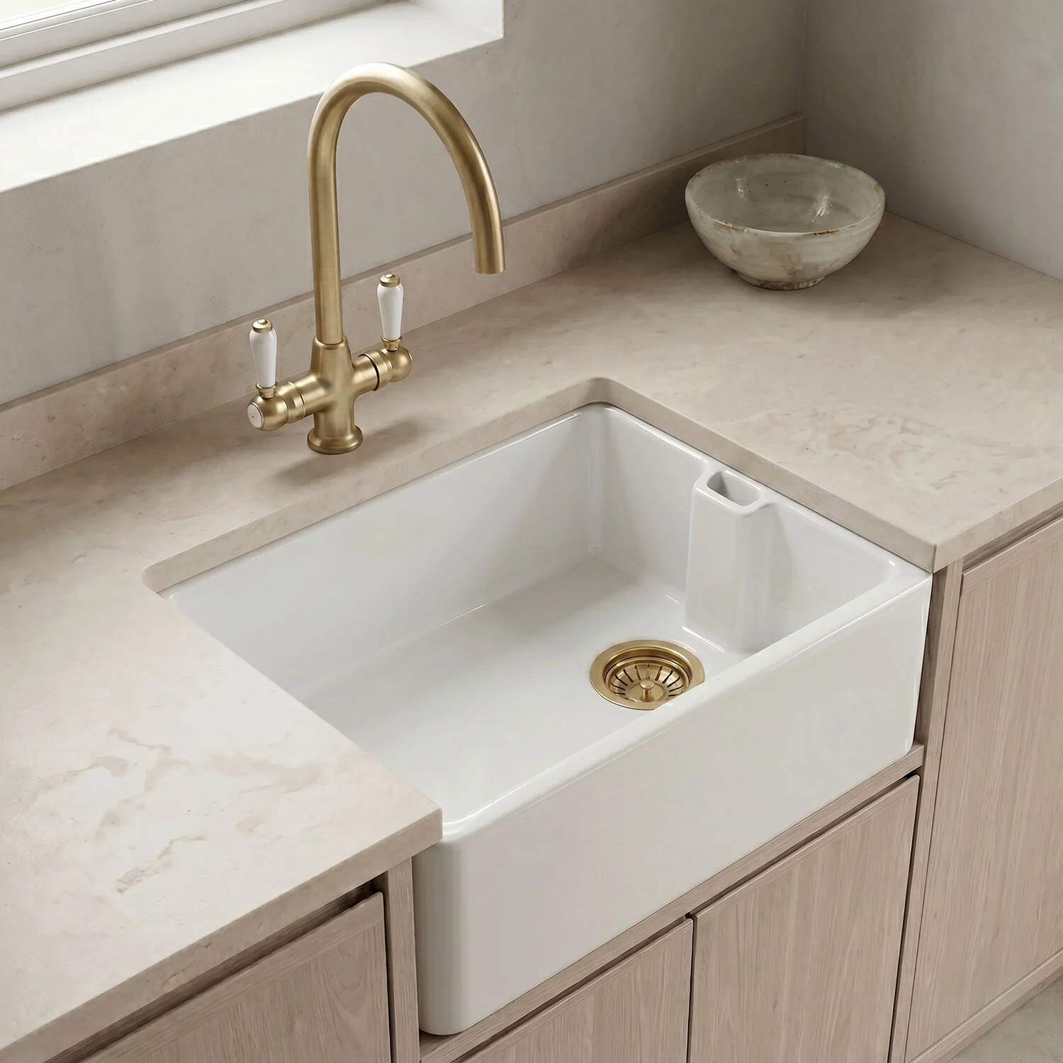 Traditional Fireclay Kitchen Bundle: 1 Bowl Belfast Butler Sink with Strainer Waste & Mono Lever Tap, 595mm - Brushed Brass - Image 2