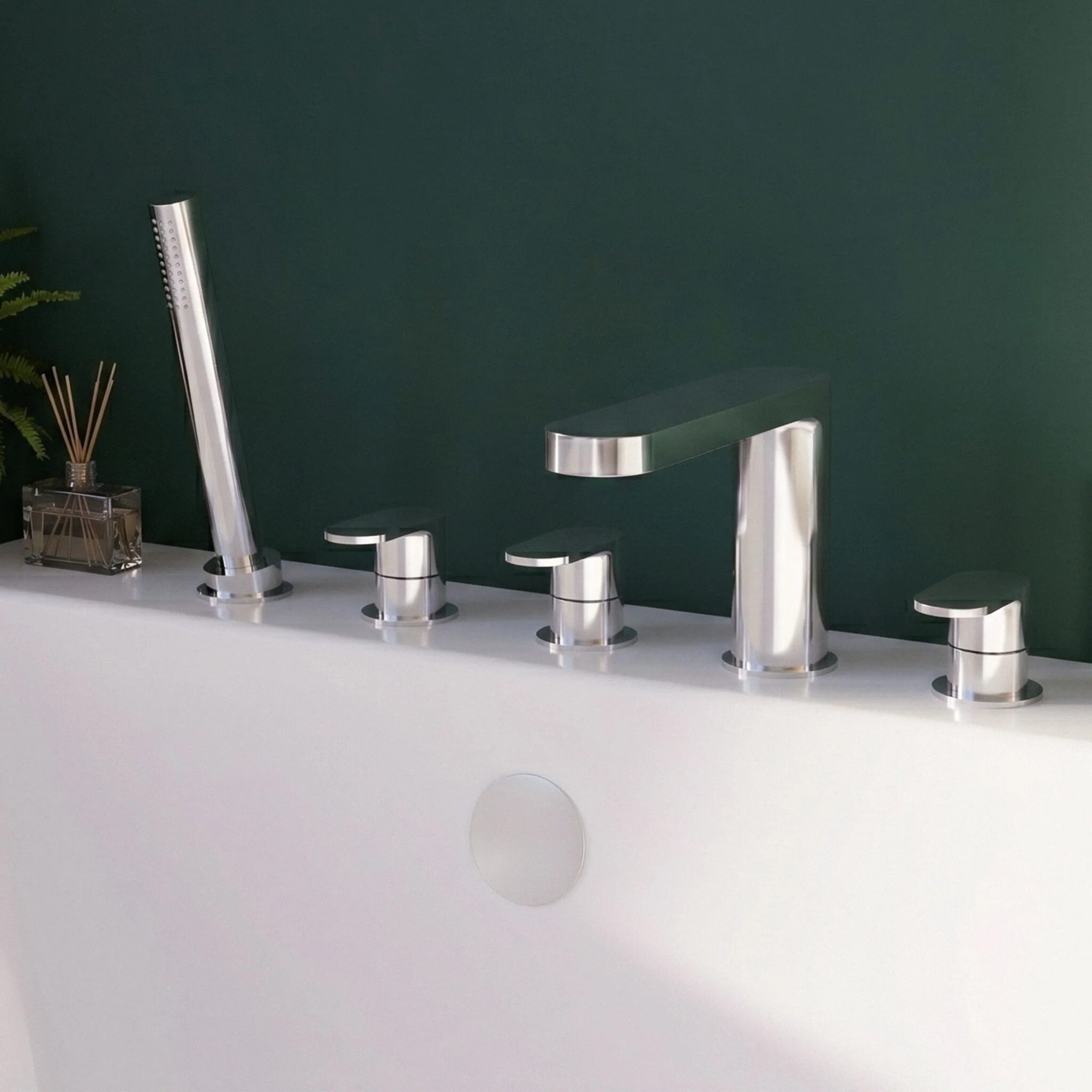 Balterley Pride Deck Mount Round 5 Tap Hole Bath Shower Mixer Tap with Shower Kit - Chrome
